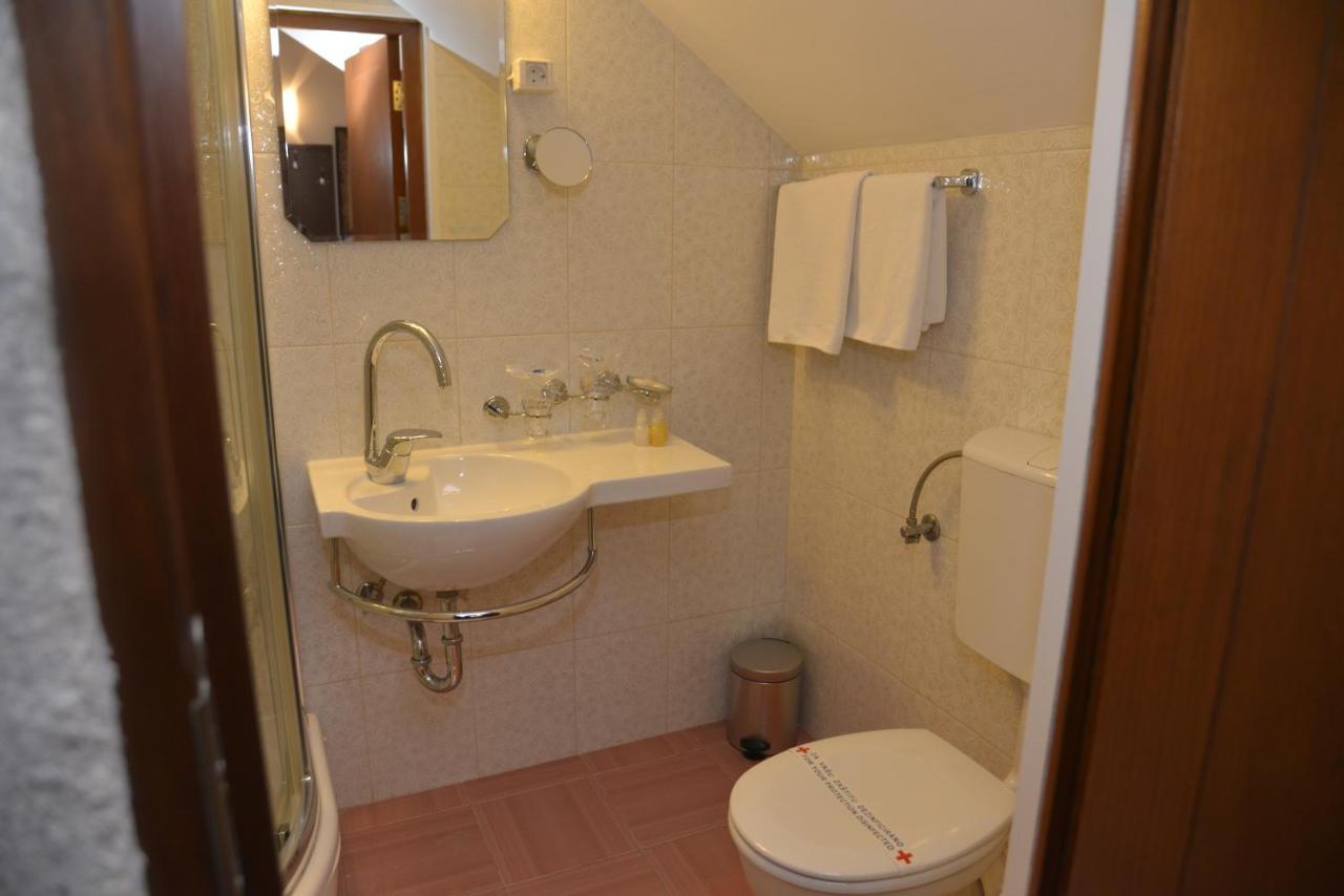 Hotel Trebjesa Nikšić Buitenkant foto