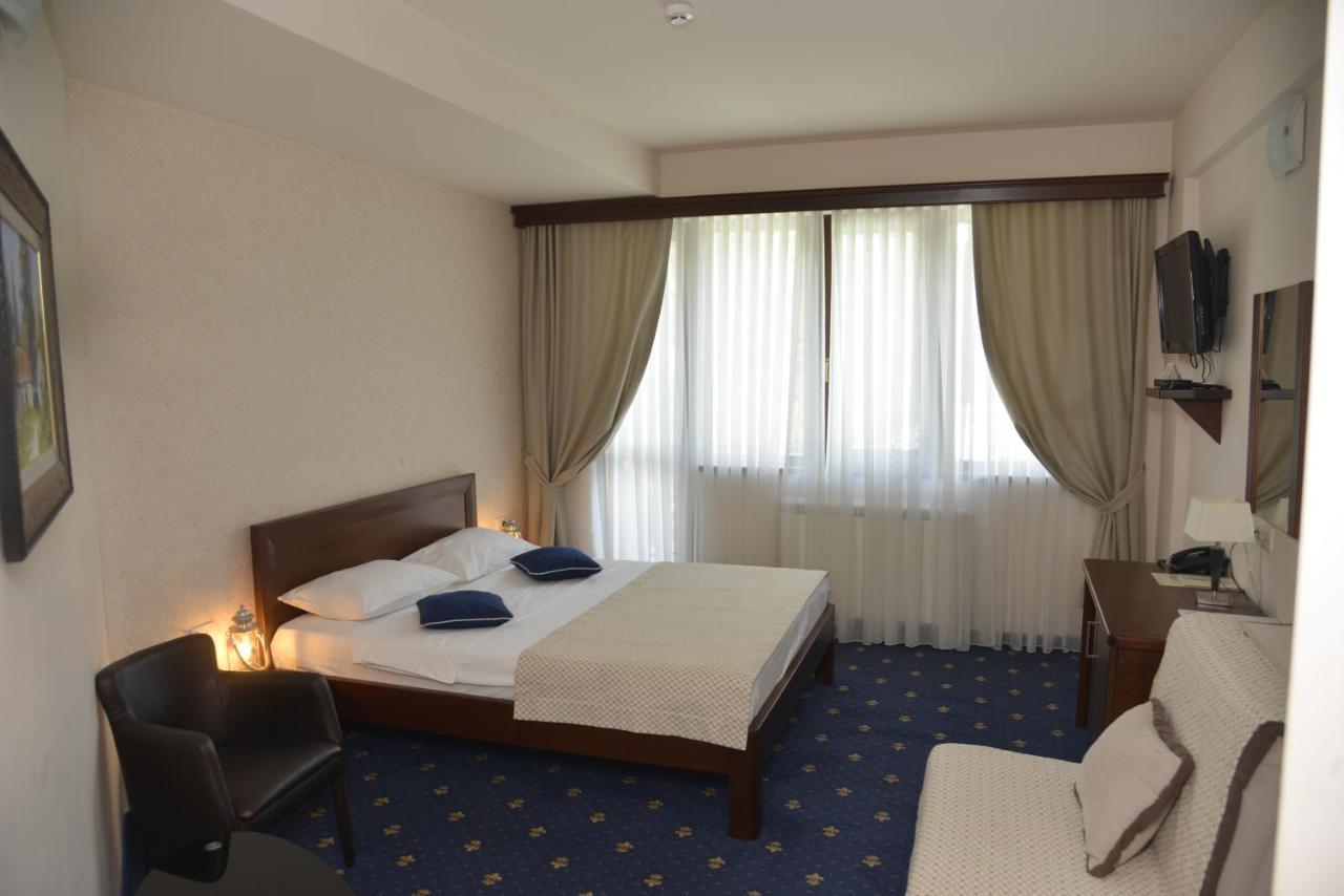 Hotel Trebjesa Nikšić Buitenkant foto