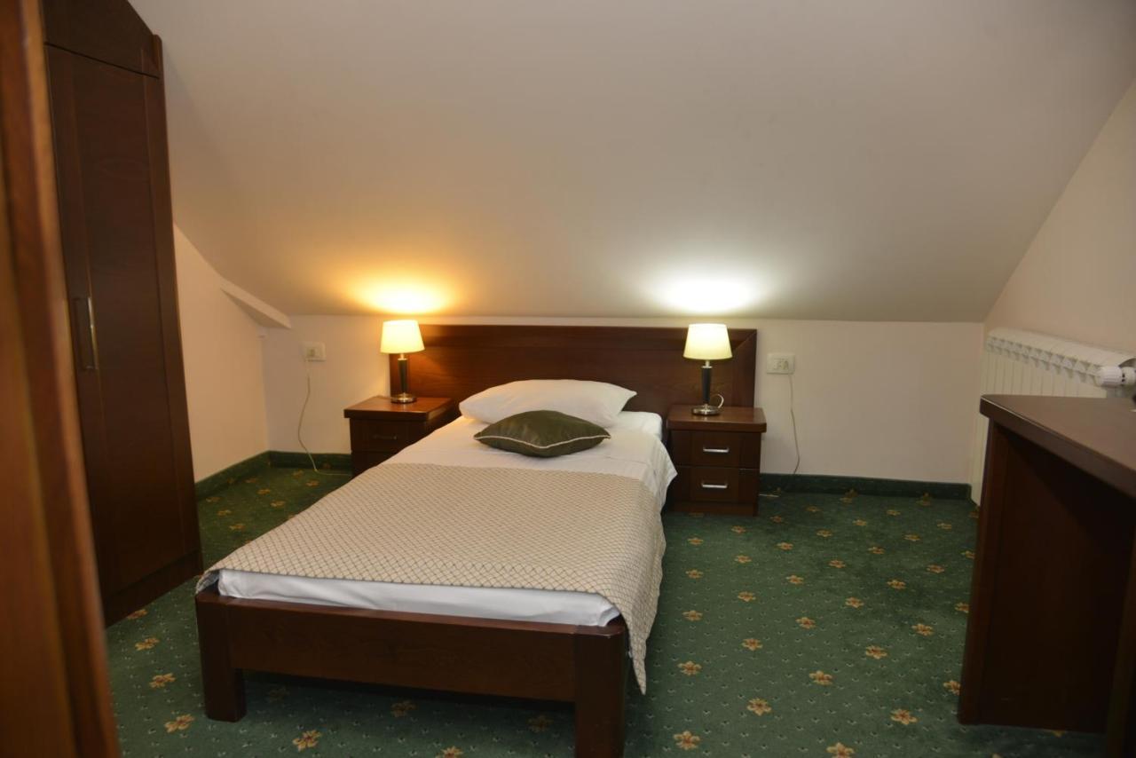 Hotel Trebjesa Nikšić Buitenkant foto