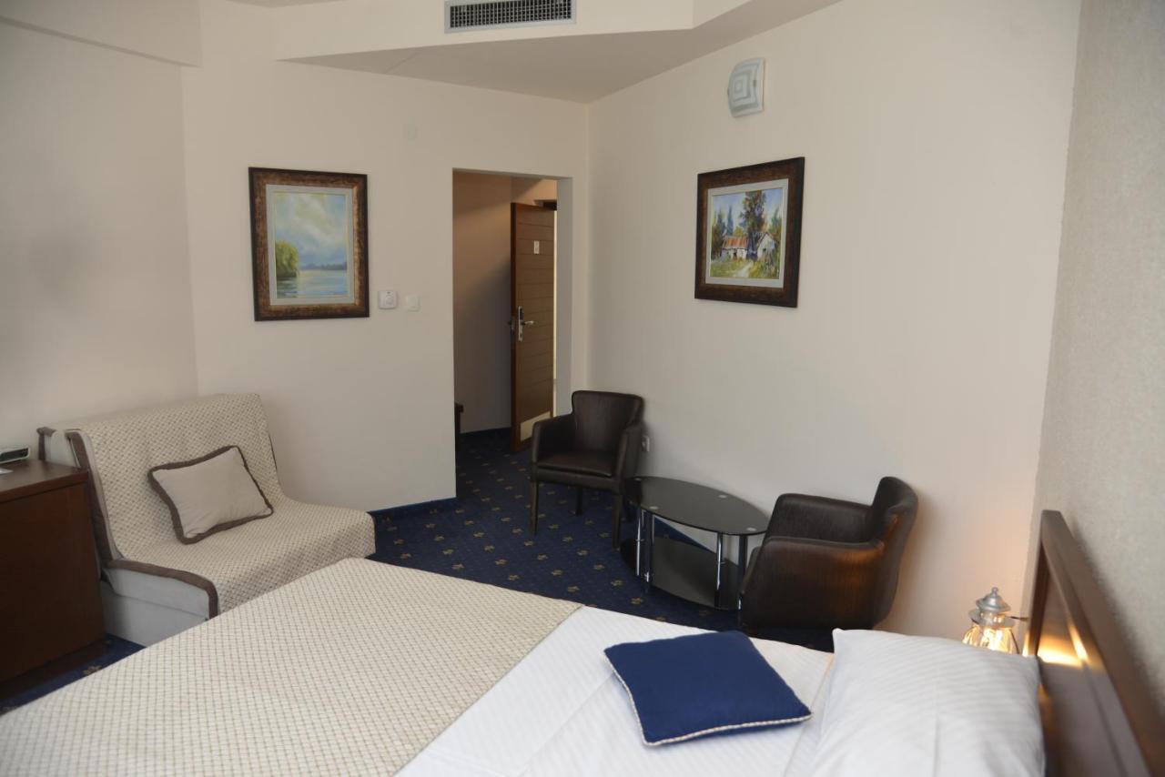 Hotel Trebjesa Nikšić Buitenkant foto
