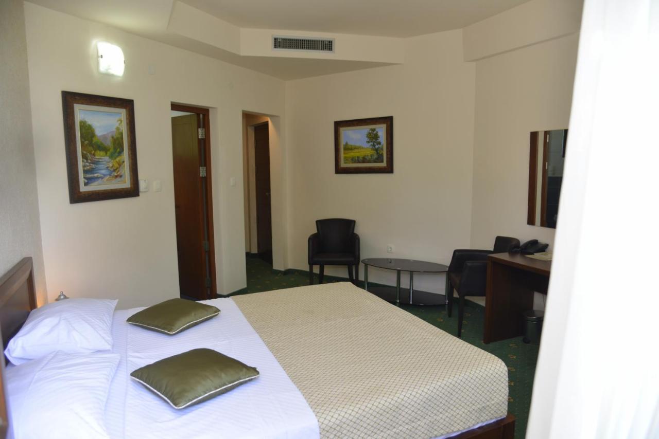 Hotel Trebjesa Nikšić Buitenkant foto