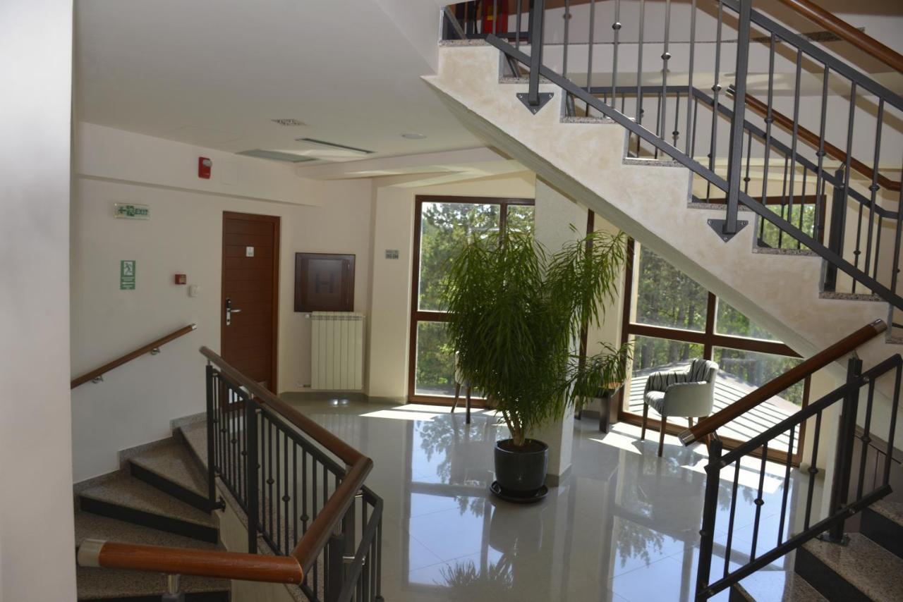 Hotel Trebjesa Nikšić Buitenkant foto