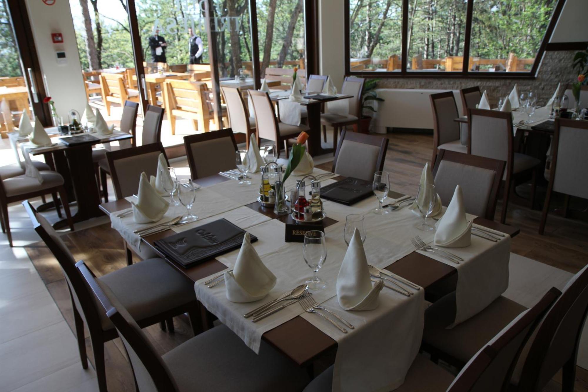 Hotel Trebjesa Nikšić Buitenkant foto