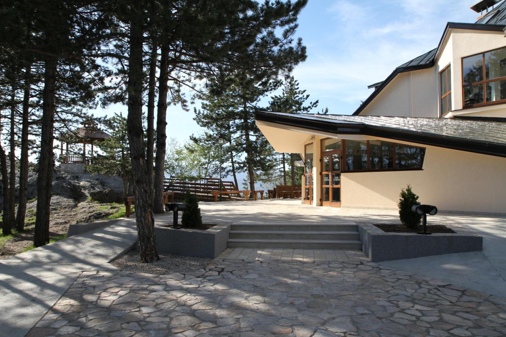 Hotel Trebjesa Nikšić Buitenkant foto