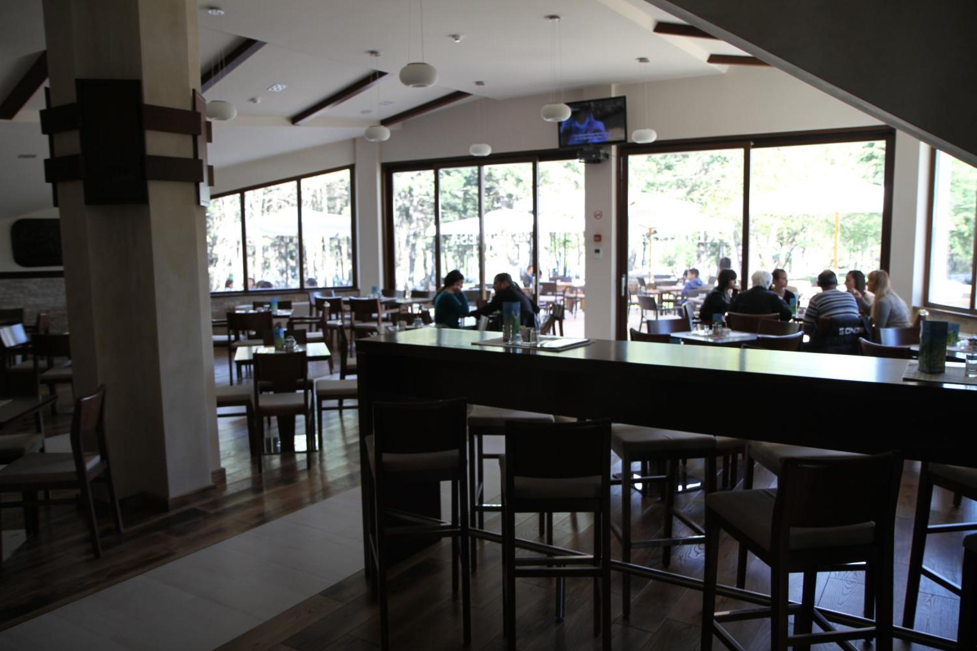 Hotel Trebjesa Nikšić Buitenkant foto