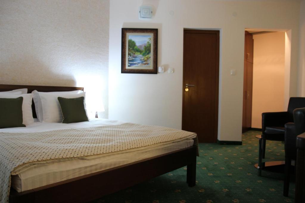 Hotel Trebjesa Nikšić Kamer foto